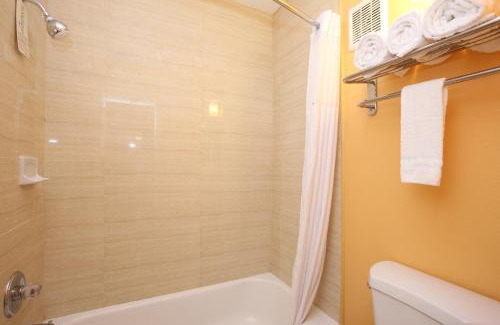 South Glens Falls Hotel | BLUE SKY INN Glens Falls-Saratoga-Lake George