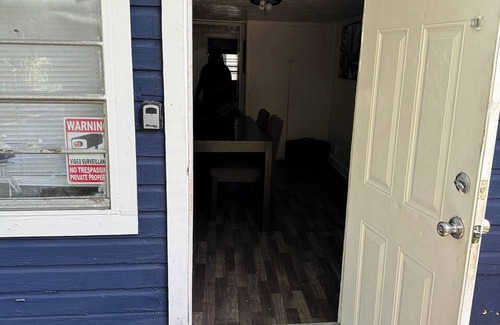 Jacksonville House | Blue Spacious Inside and Out