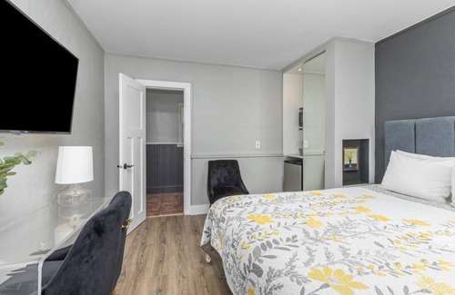 Douglas Hotel | Blue Star Motel #2 - Studio Hotel, Sleeps 2