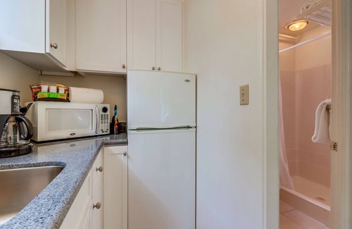 Village of La Jolla Apartment | Blue Topaz in the Heart of the Village of La Jolla.