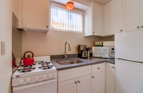 Village of La Jolla Apartment | Blue Topaz in the Heart of the Village of La Jolla.