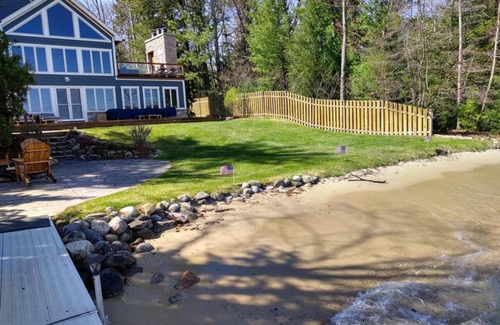 Rapid City House | BLUE TRANQUILITY (Sun to Sun rental)