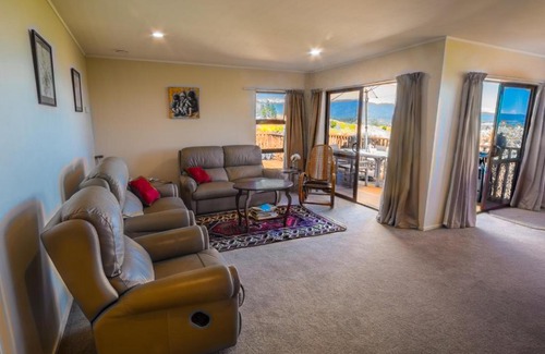 Pohara House | Blue Views - Pohara Holiday Home