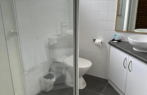 East Toowoomba Hotel | Blue Violet Motor Inn