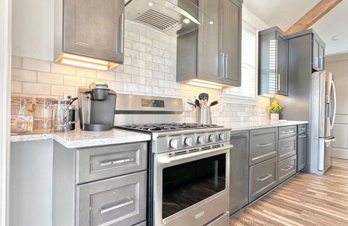 Cedar Bluff House | "Blue w/a View"" - Brand new luxury home with hot tub, fire pit, kayaks, & FUN!
