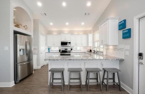 Crystal Beach House | Blue Water Escape