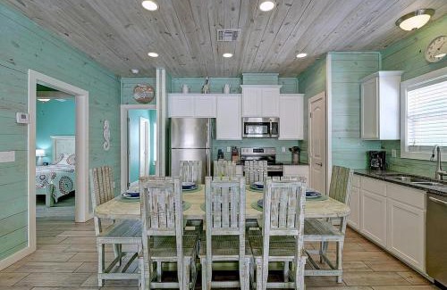 Port Aransas House | Blue Wave at Station Place