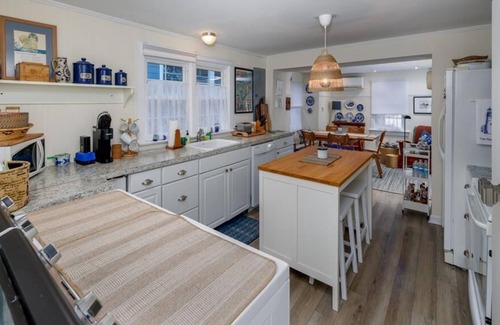Cape May Point Cottage | Blue Willow Cottage at 513 Cape