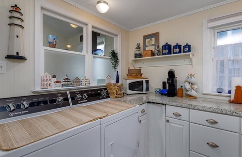 Cape May Point Cottage | Blue Willow Cottage at 513 Cape
