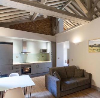 Talavera de la Reina Apartment | Blue Windows House