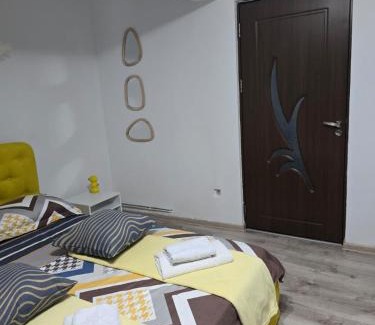 Curtea De Arges Apartment | Blue4Yellow