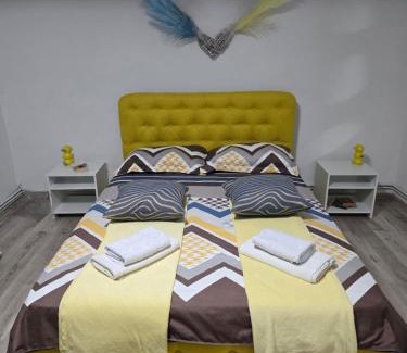 Curtea De Arges Apartment | Blue4Yellow