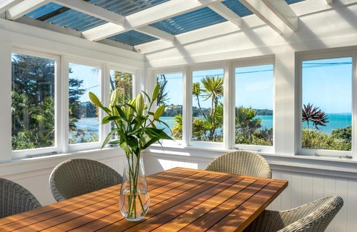 Surfdale House | Bluebelle - Stay Waiheke