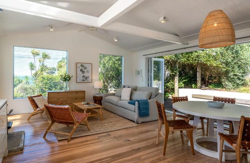 Surfdale House | Bluebelle - Stay Waiheke