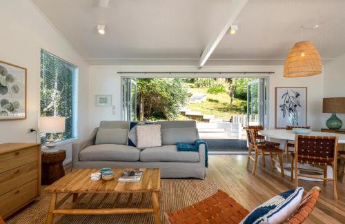 Surfdale House | Bluebelle - Stay Waiheke