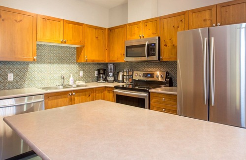 Blueberry Hill Condo | Blueberry Hills - Bright & Spacious 2 Bedroom (sleeps 6-7)