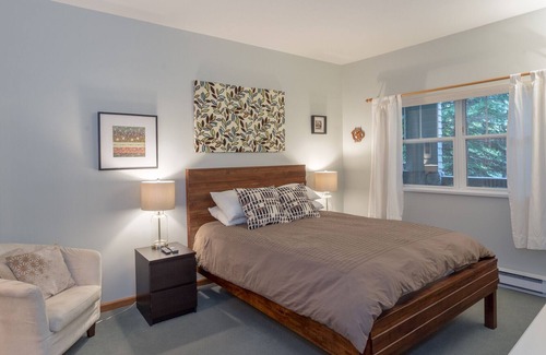 Blueberry Hill Condo | Blueberry Hills - Bright & Spacious 2 Bedroom (sleeps 6-7)