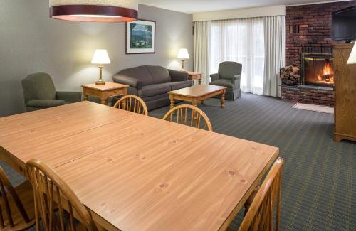 Stowe Area Hotel | Bluebird Cady Hill Lodge