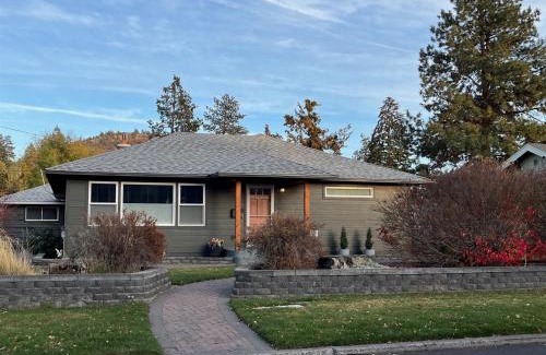 Orchard District House | Bluebird Day - Pilot Butte Pad