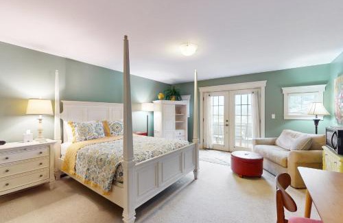 Edgecomb Apartment | Bluebird Haven - Upper
