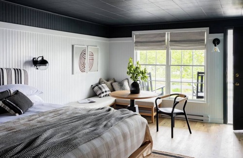 Ocean Point House | Bluebird Ocean Point Inn | Card Cove King w/Porch | Free Coffee and Tea