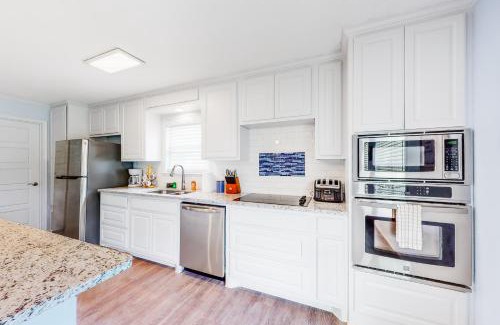 Kingsland House | Bluebonnet Cove