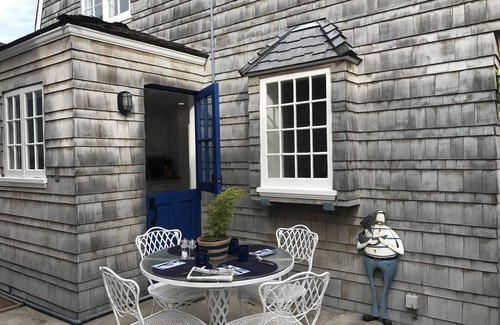 Balboa Island House | BlueDoor Cottage- A Balboa Island Favorite w AC!