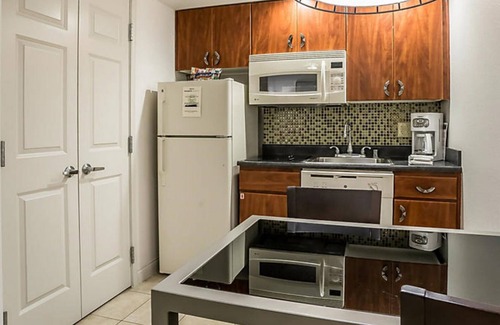 Las Vegas House | Bluegreen Club 36, 1 Bedroom Condo, Free WiFi and Parking