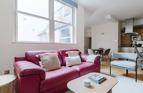 Tower Hill Apartment | Blueground | Aldgate, nr Tower, Bridge & Gherkin