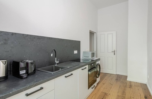 Alt-Treptow Apartment | Blueground | Alt-Treptow, view, nr Treptower Park
