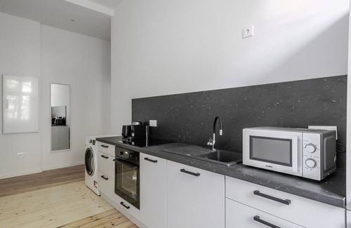 Alt-Treptow Apartment | Blueground | Alt-Treptow, balcony, nr Spreeufer