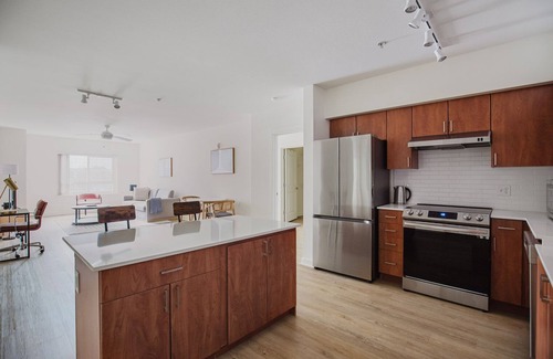 West Bellevue Apartment | Blueground | Bellevue, w/d, nr park & art