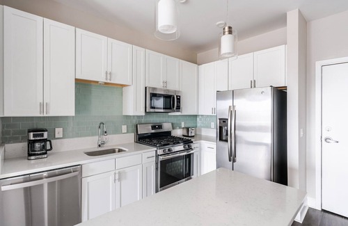 Bethesda Apartment | Blueground | Bethesda, gym & w/d, nr Bethesda Row