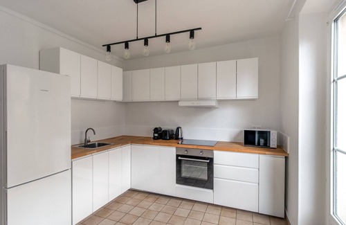 Combat Apartment | Blueground | Buttes-Chaumont, walk to garden