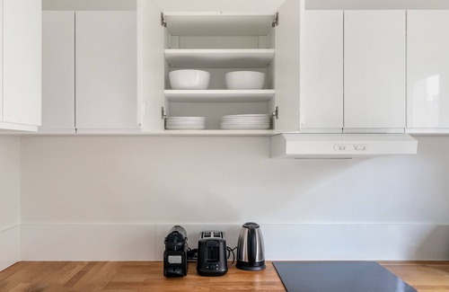 Combat Apartment | Blueground | Buttes-Chaumont, walk to garden