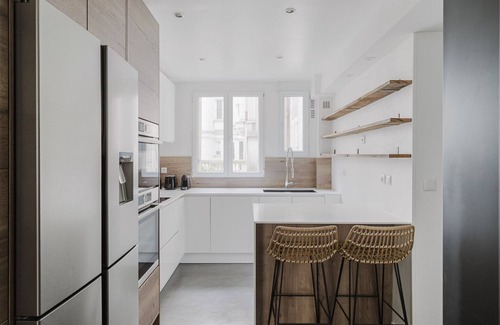Saint-Vincent-de-Paul Apartment | Blueground | Cadet, near dining & shopping