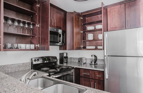 Atwater Village Apartment | Blueground | Glendale, pool & w/d, nr park