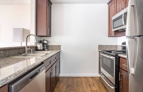 Rossmoyne Apartment | Blueground | Glendale, pool & w/d, nr Americana
