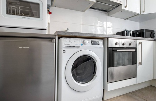 Les Iles Apartment | Blueground | Hotel de Ville, close to mall & Seine