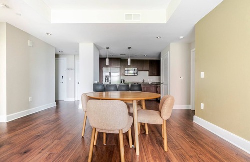 Reston Apartment | Blueground | Hunter Mill District, pool, nr Lake Anne