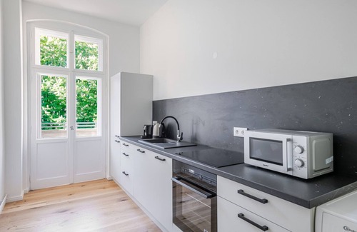 Alt-Treptow Apartment | Blueground | Kreuzberg, nr park, w/pool & w/d