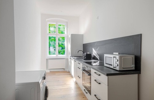Alt-Treptow Apartment | Blueground | Kreuzberg, nr park, w/pool & w/d