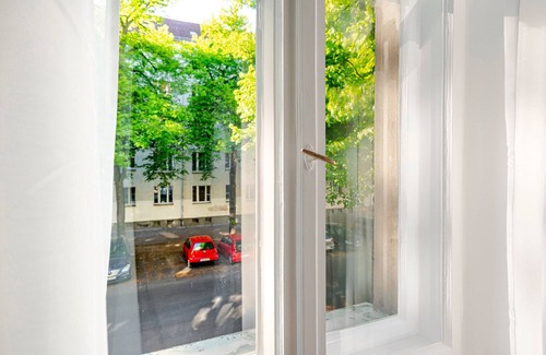 Alt-Treptow Apartment | Blueground | Kreuzberg, nr park, w/pool & w/d