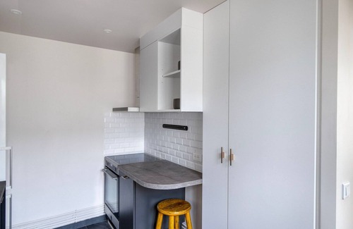 Les Halles Apartment | Blueground | Les Halles, a/c, nr mall