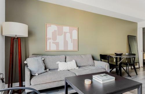 Downtown Long Beach Apartment | Blueground Long Beach pool gym near shops LAX-1262
