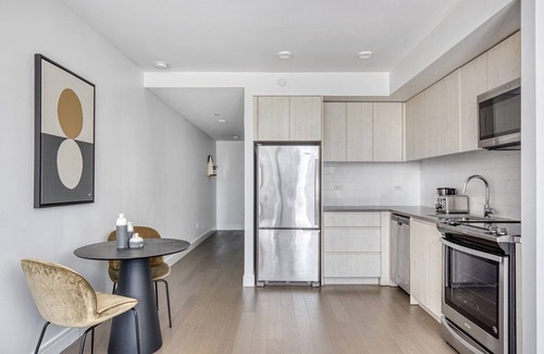 Hunters Point Apartment | Blueground | Long Island City, rooftop, nr Gantry Plaza State Park