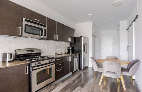 Del Rey Apartment | Blueground | Marina Del Rey, pool & AC, nr beach