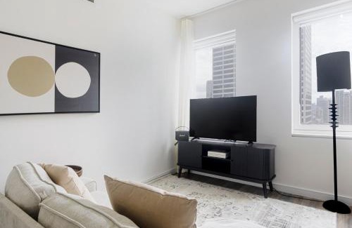 Central New York City Apartment | Blueground Midtown South rooftop nr Bryant Park NYC-2028