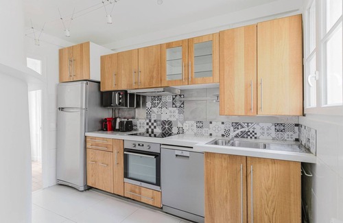 8th Arrondissement Apartment | Blueground | Miromesnil, elev, nr Parc Monceau