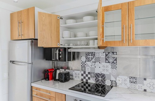 8th Arrondissement Apartment | Blueground | Miromesnil, elev, nr Parc Monceau